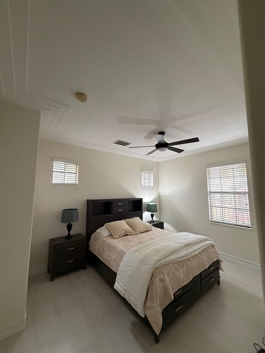 Queen Bedrooms