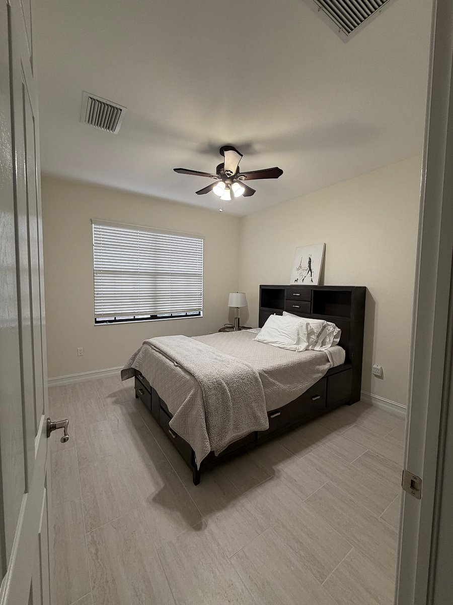 Bedroom with queen bed
