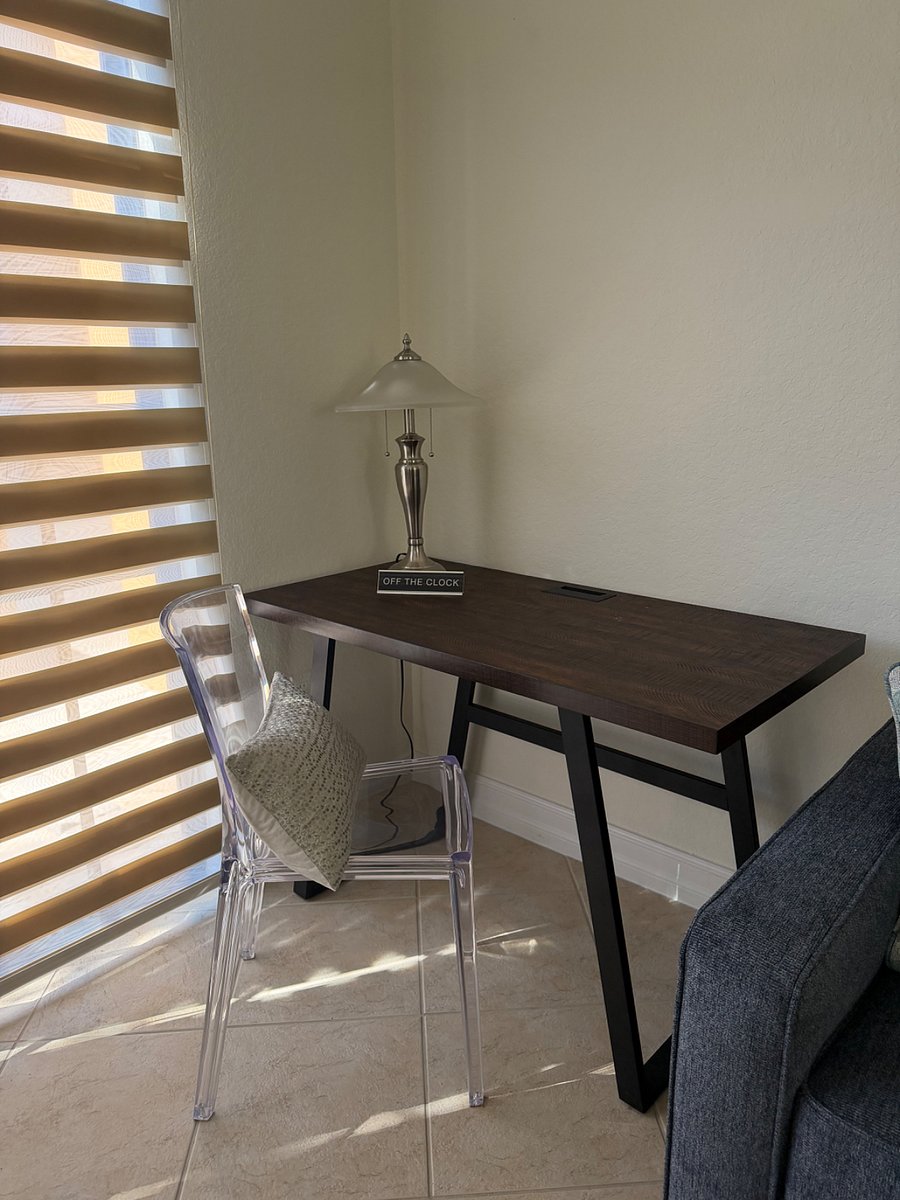 DESK