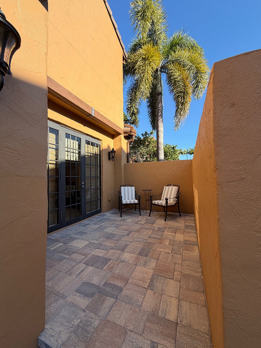 PRIVATE PATIO