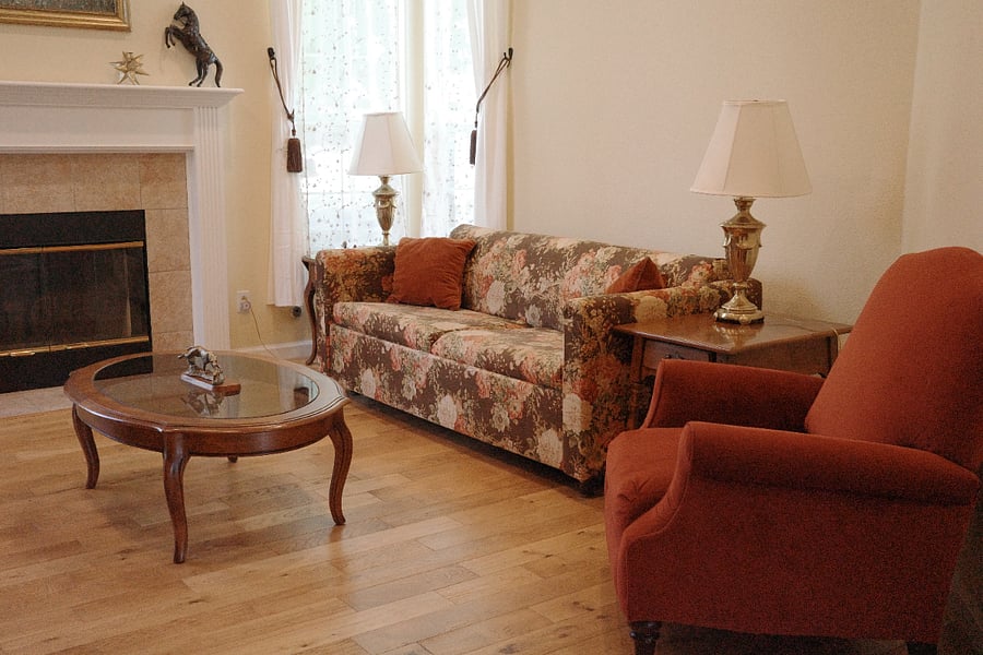 Sitting Room Photo 1 of 2