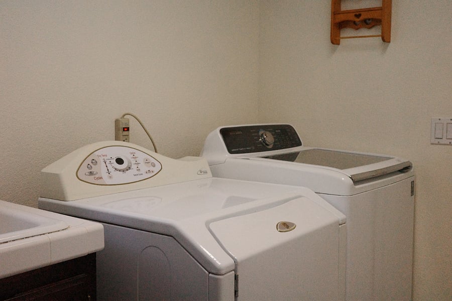 Laundry Room Photo 2 of 2