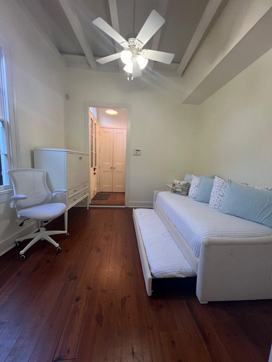 Day bed with trundle