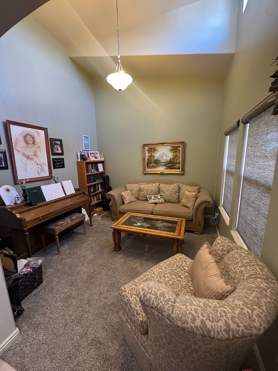 Front sitting room, often called a Parlor.