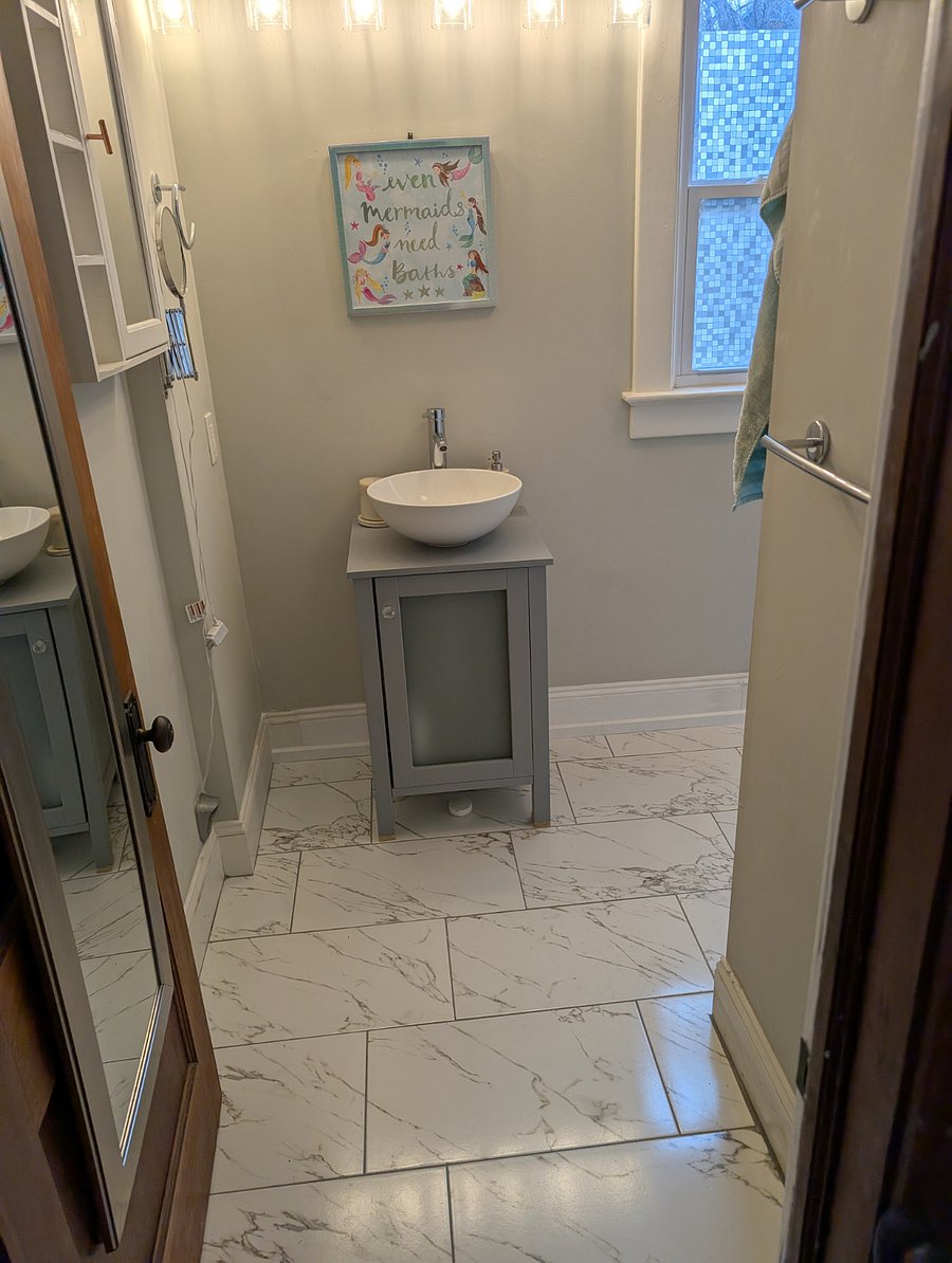 Upstairs bathroom