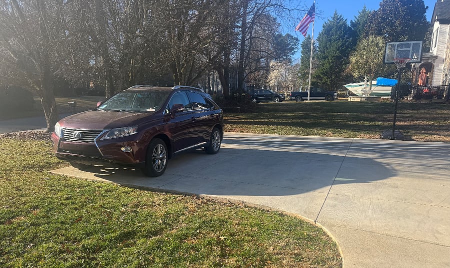 Parking available here and up to 2 spots.