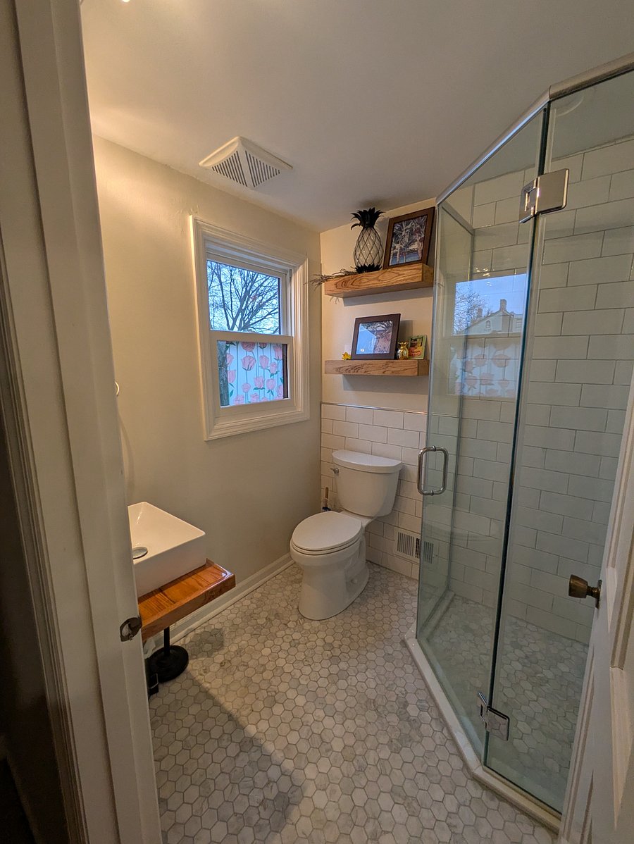 3rd Fl bathroom/shower