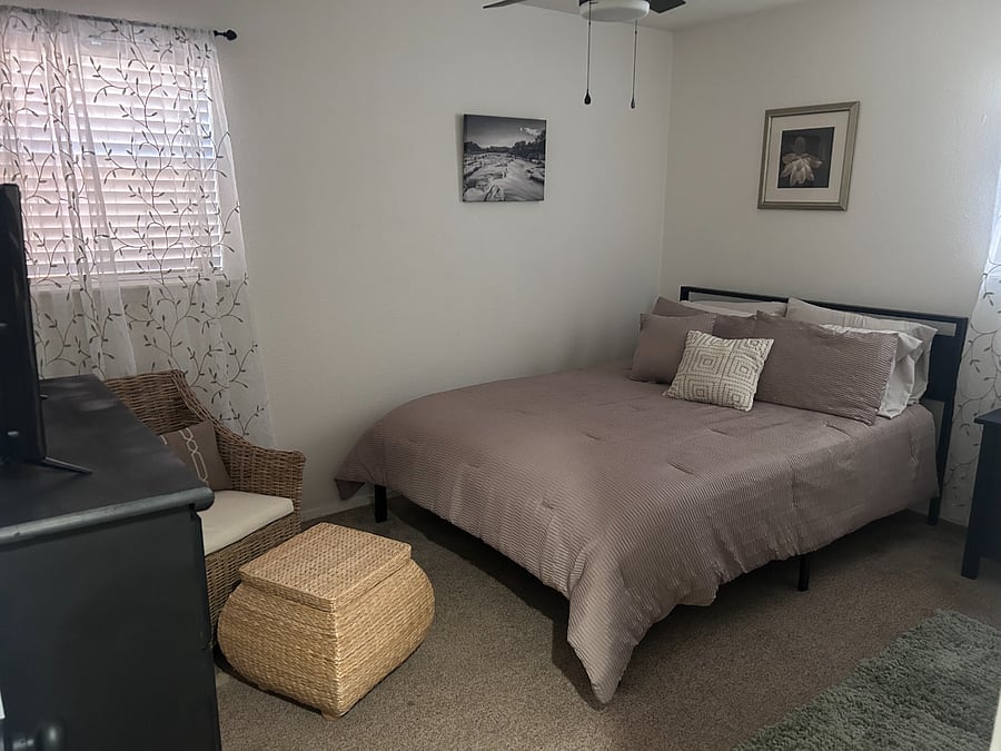 Guest bedroom with queen-size bed