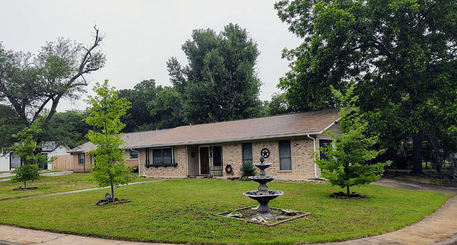 Corner lot in quiet cul-de-sac