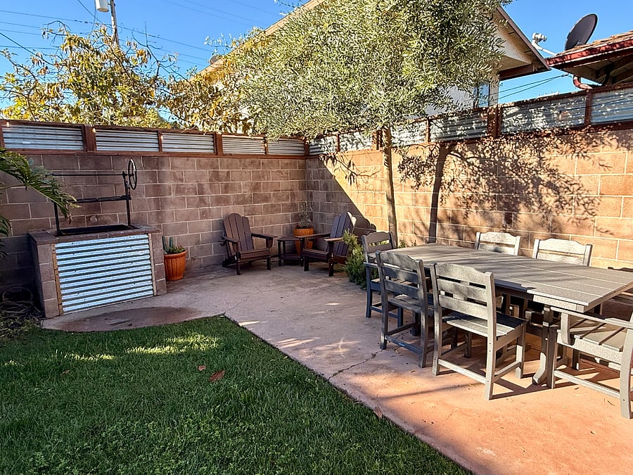 Outdoor patio (shared space with studio tennant(s))