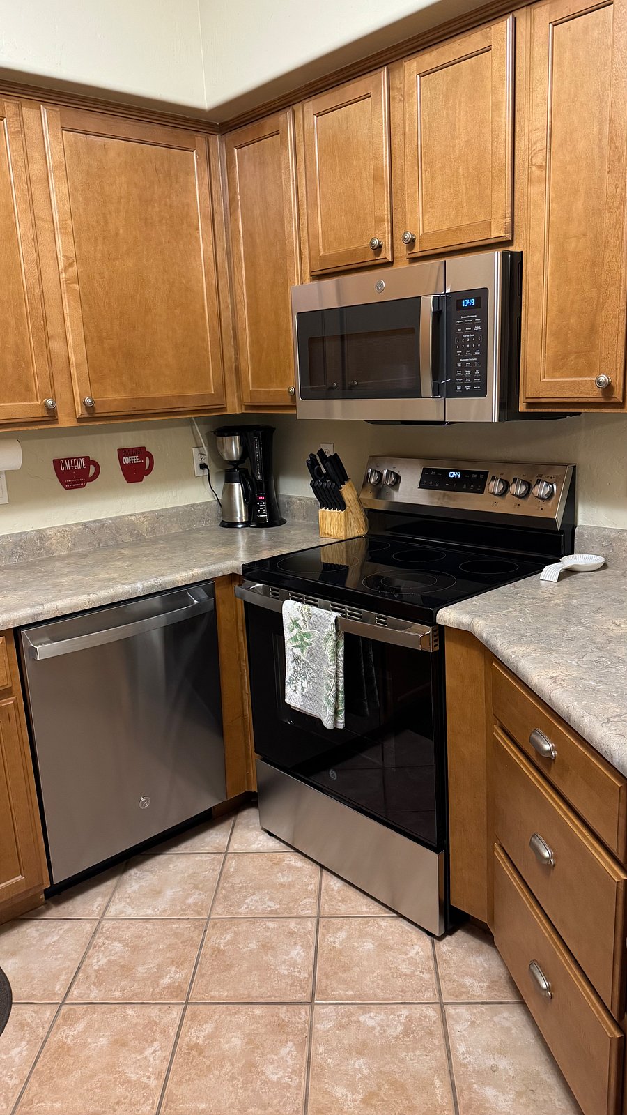 Full Kitchen with upgraded appliances