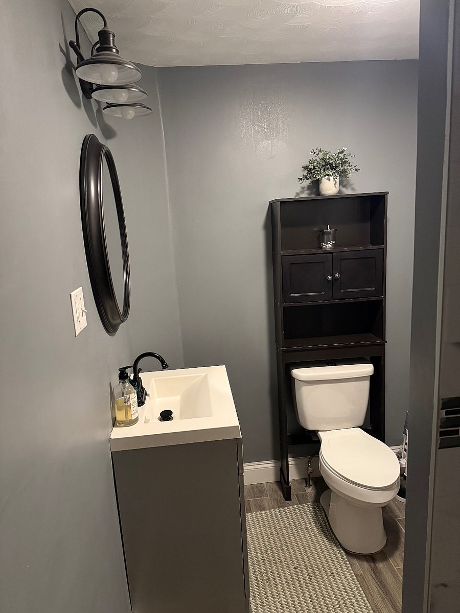 Upstairs bathroom