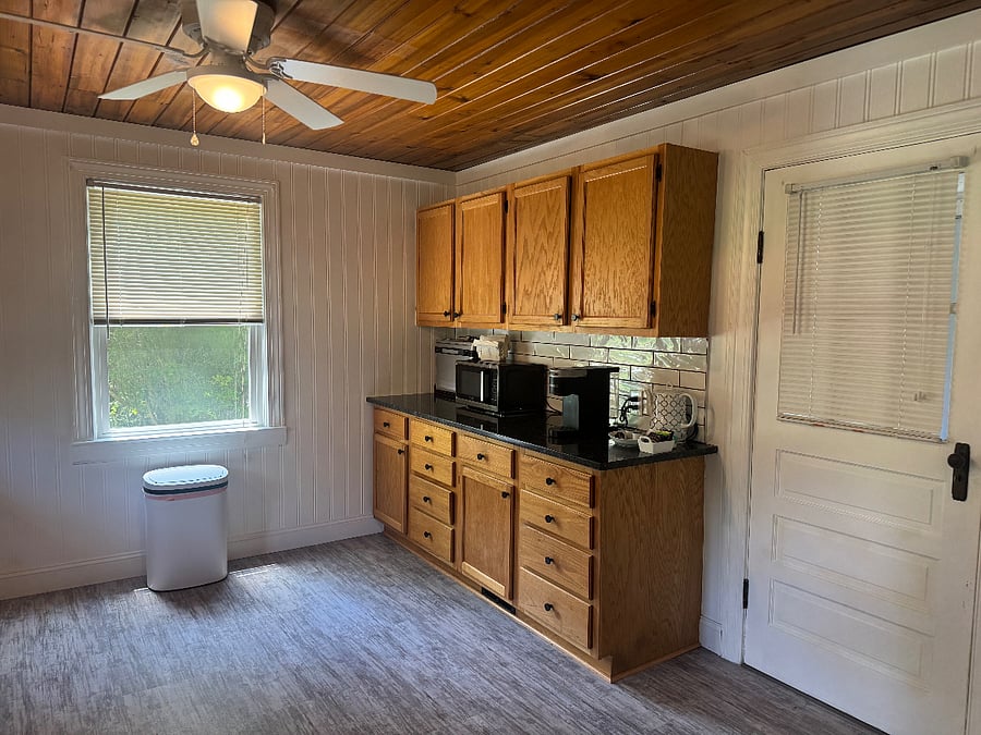 Kitchen - microwave, air fryer, Keurig 