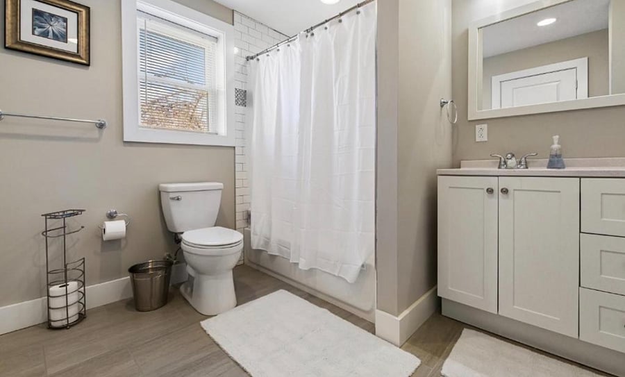Shared second floor bathroom