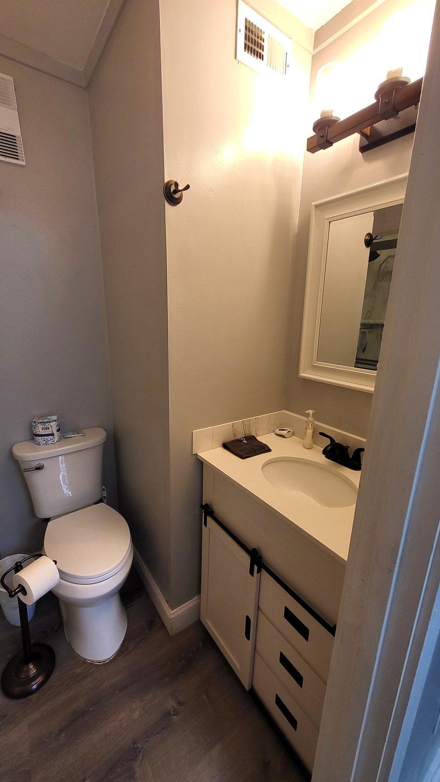 Master bedroom bathroom 