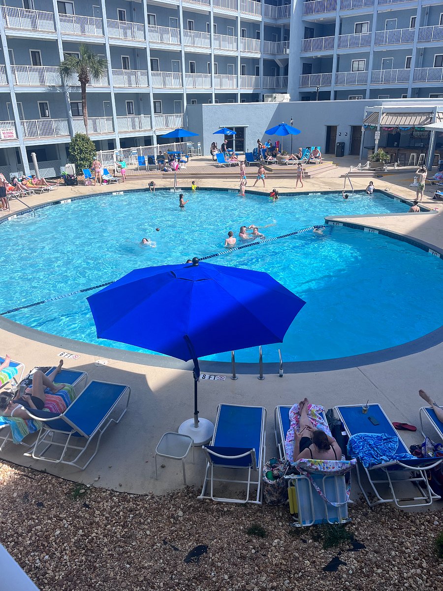 Building 1 outdoor pool