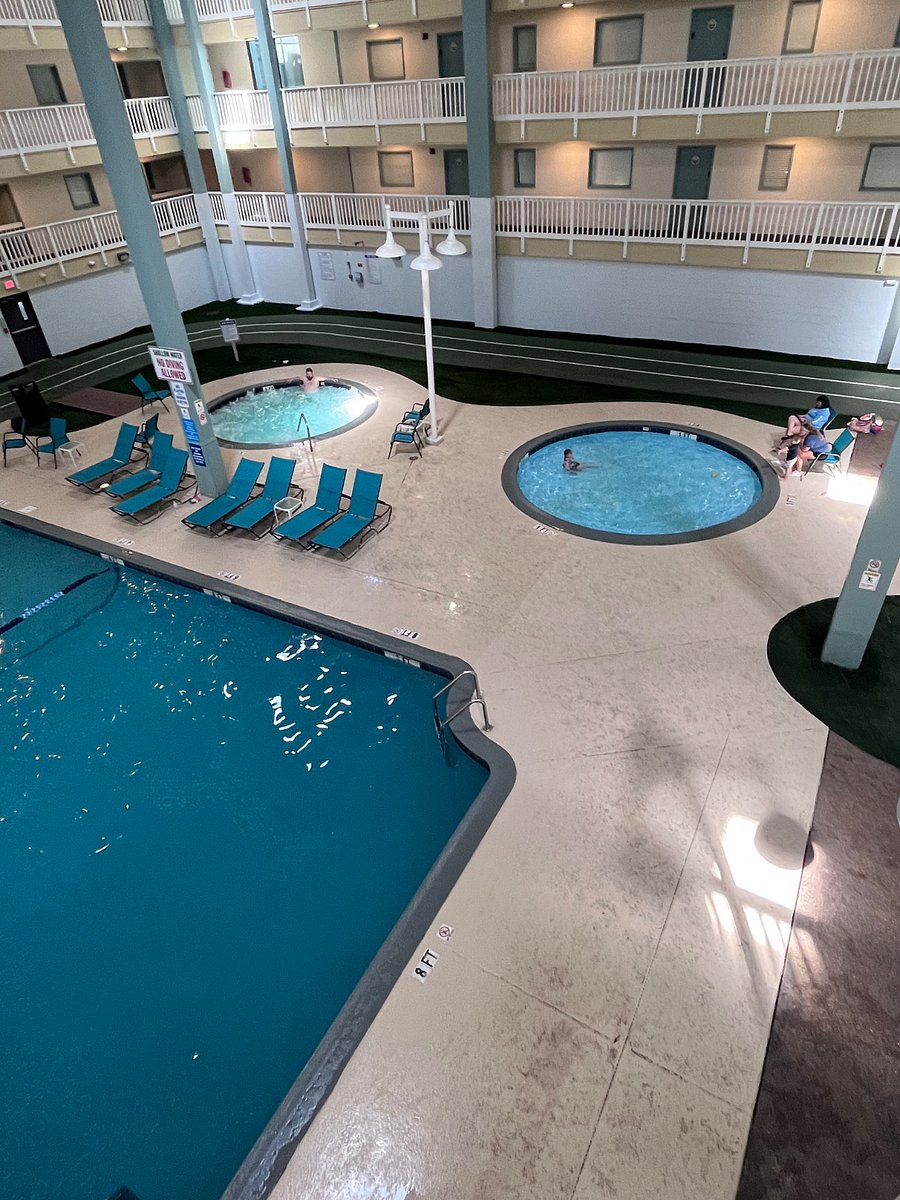 Building 3 hot tub and indoor pool 