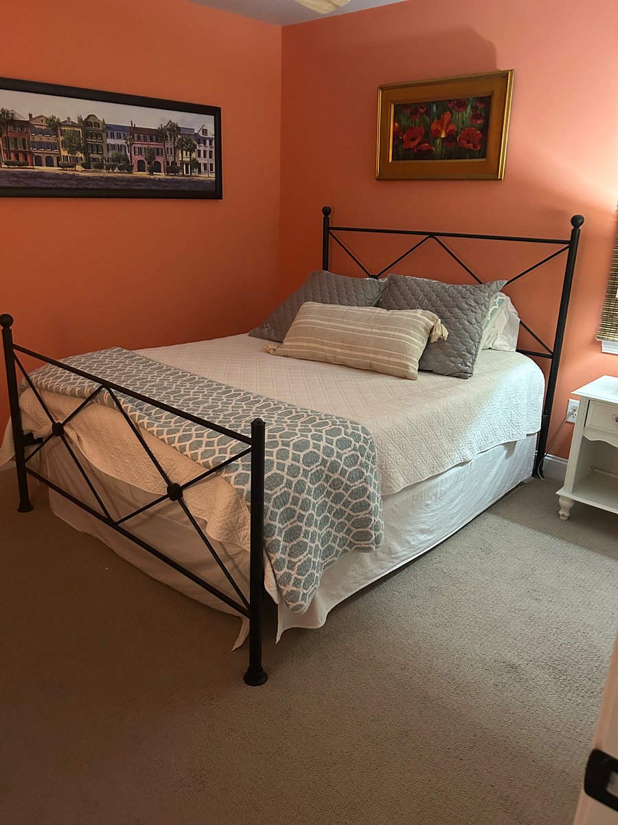 Queen bedroom