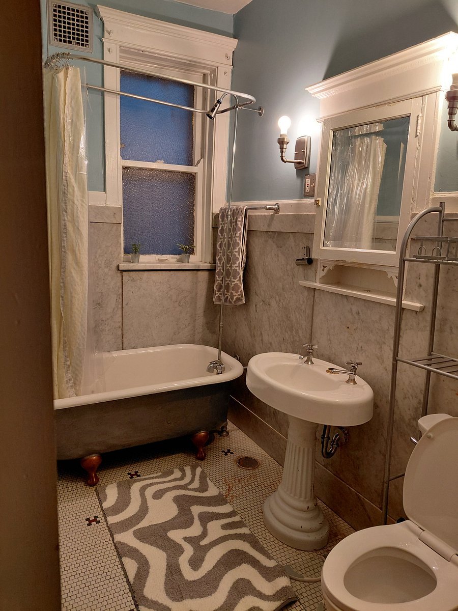 Includes bath towels.