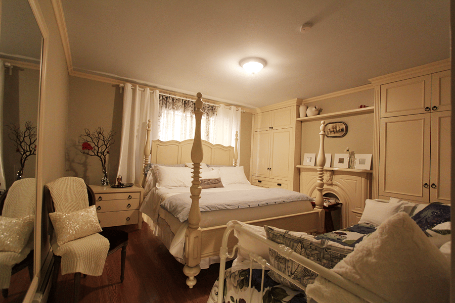 Bedroom: King Bed & Twin Bed
