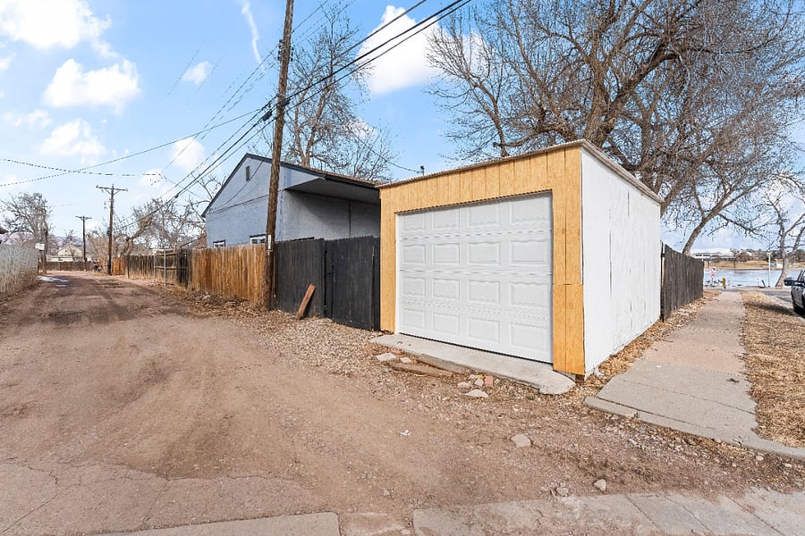 One car detached garage with private backyard access 