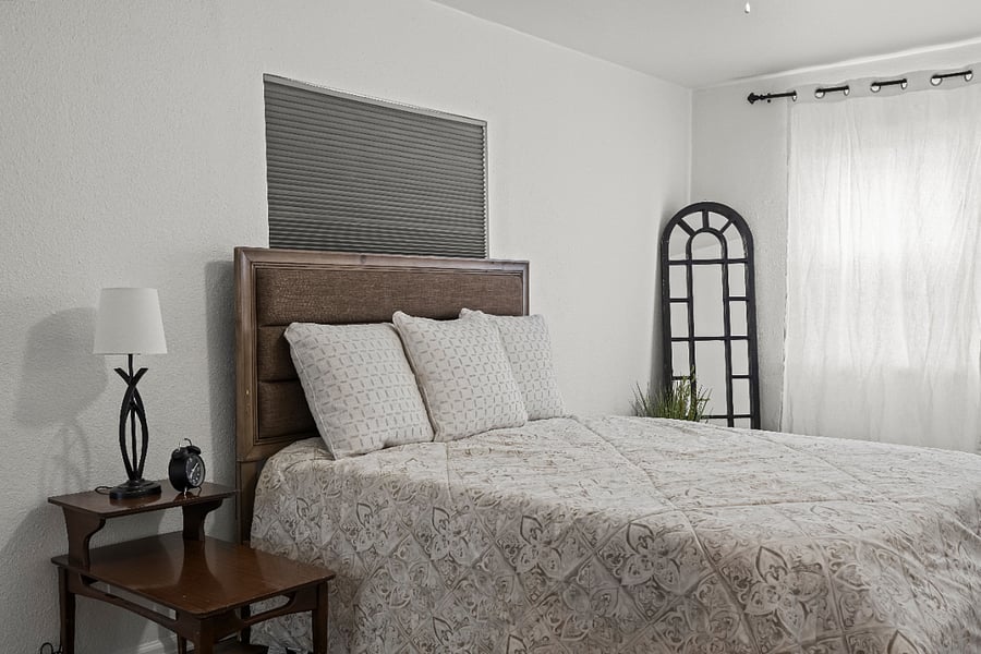Master Bedroom with Queen Bed 
