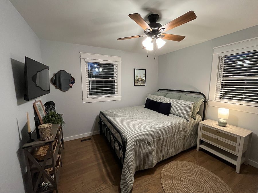 South Guest Room with queen bed