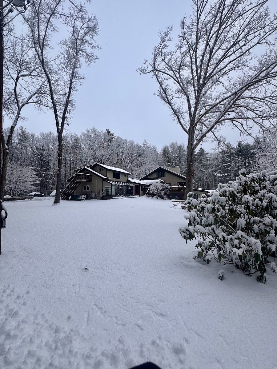 Entire home viewed from the driveway