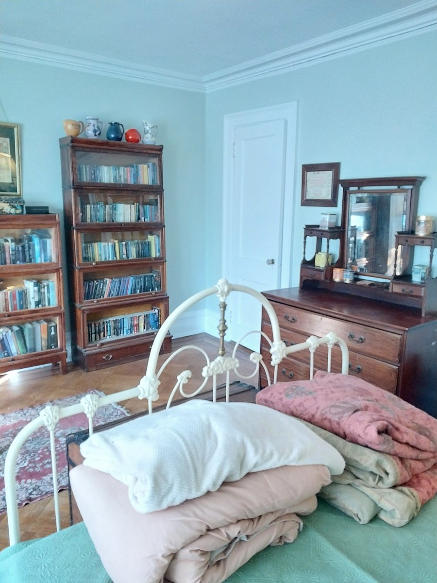 Master bedroom (2)
