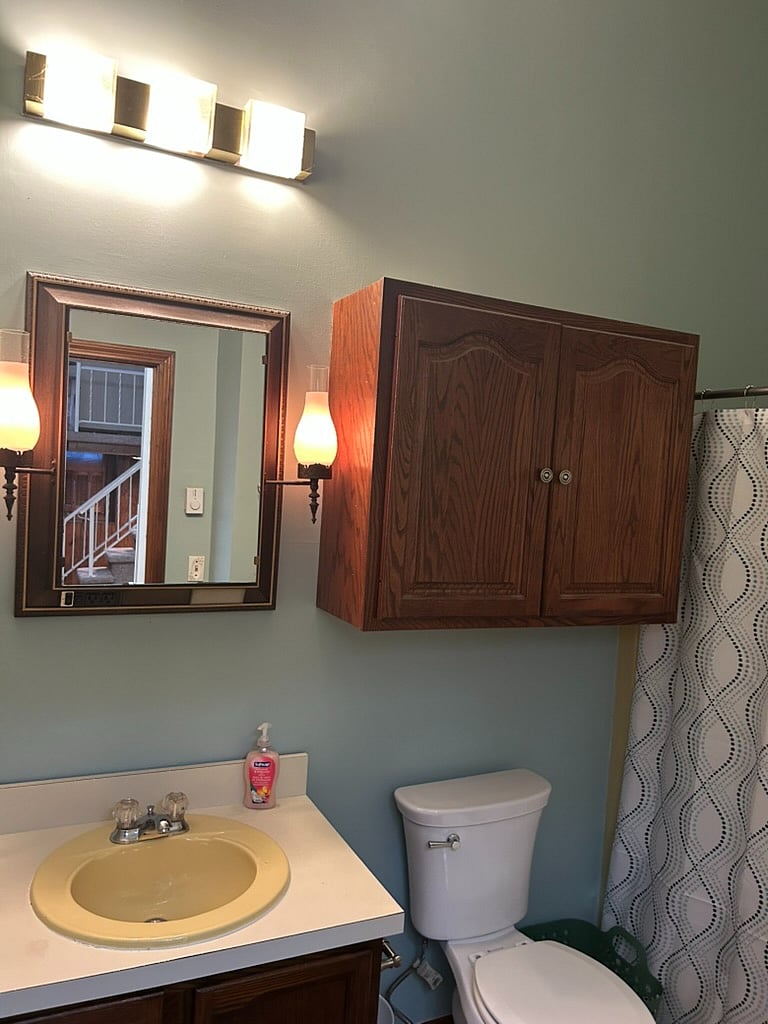 Upper level bathroom