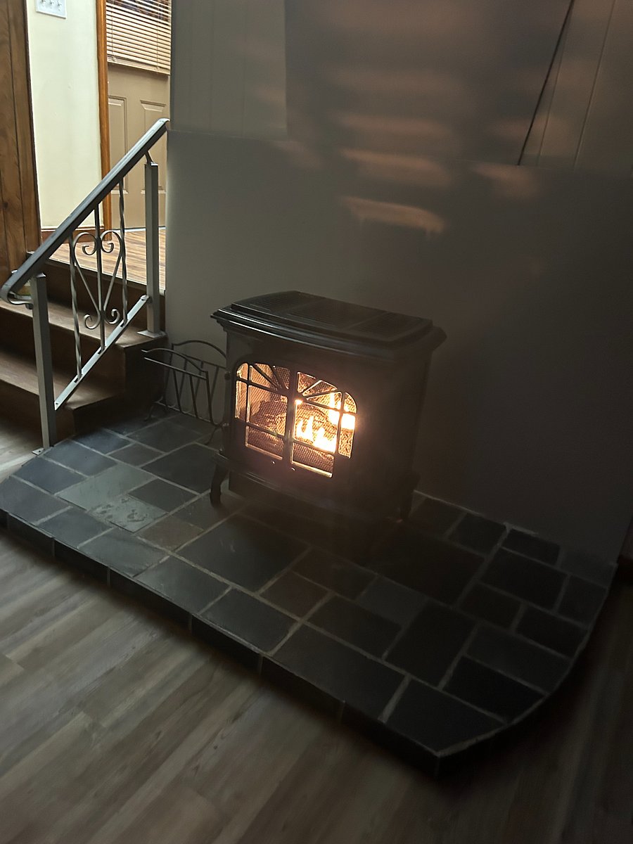 Gas fireplace
