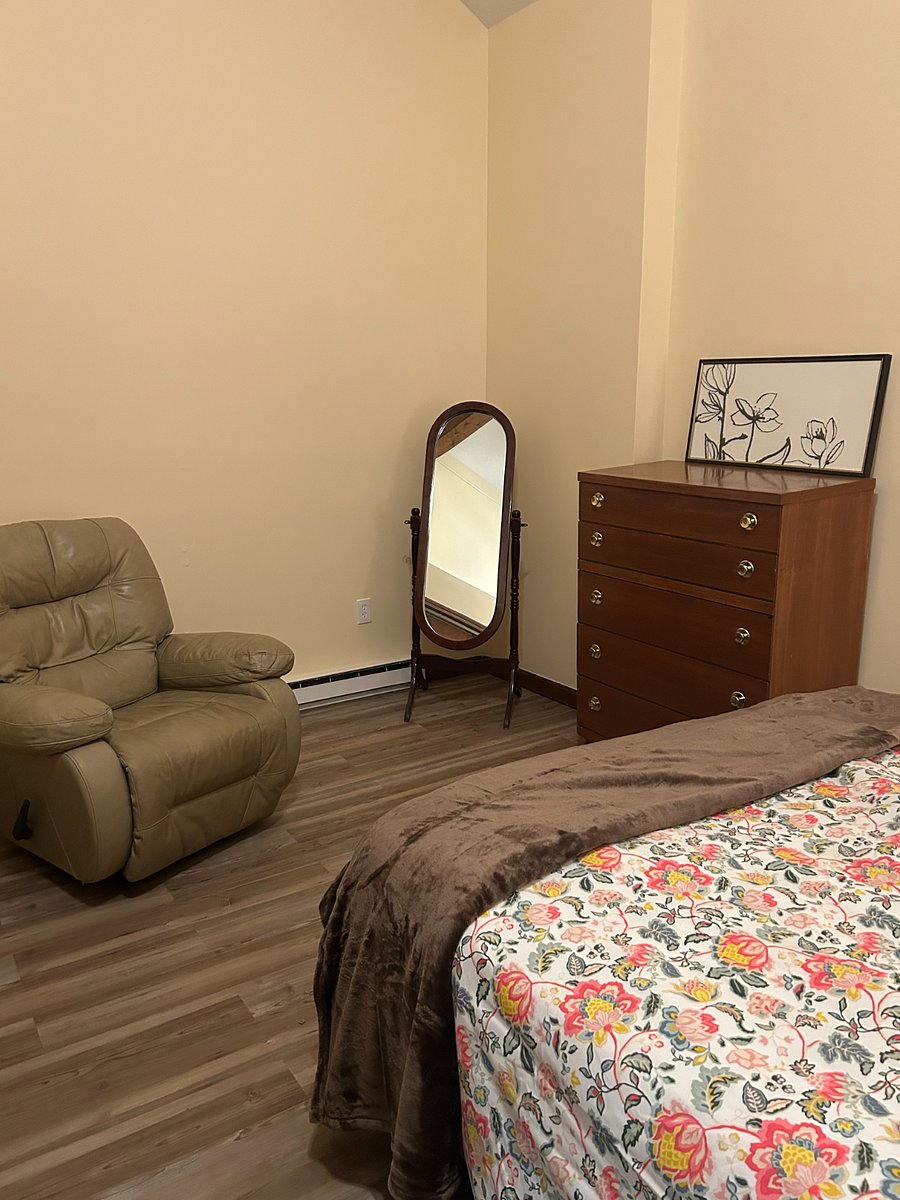 Upper level bedroom with Queen bed