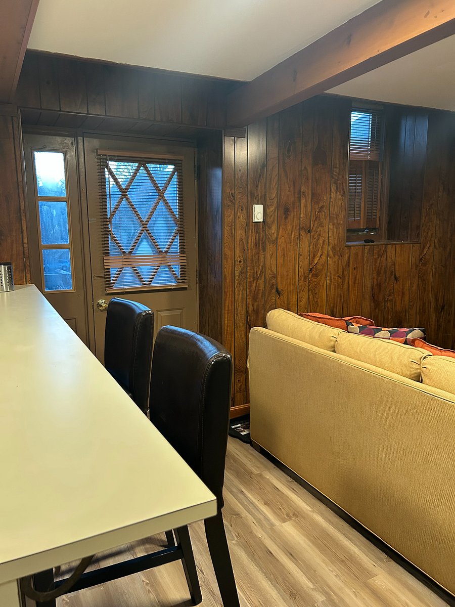 Breakfast bar