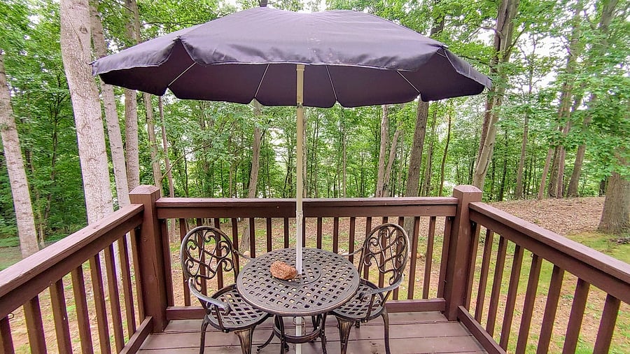 Upstairs outdoor balcony