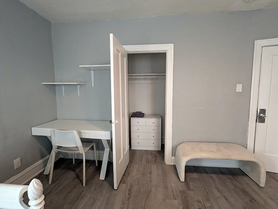 Work, rest and stretch in your private single deluxe bedroom.