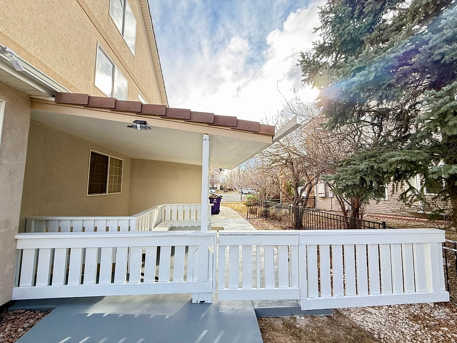 Exterior Entrance area