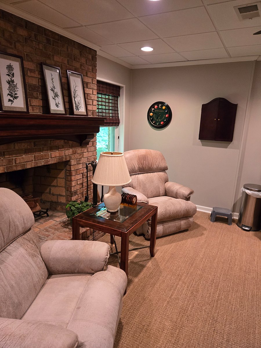 Pool Room/Breakfast/Kitchenette