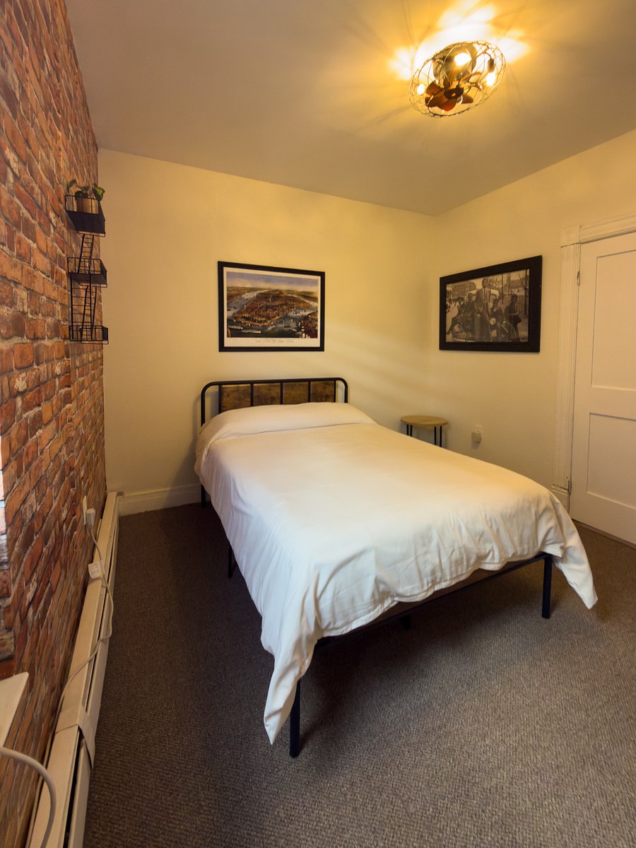 Bedroom 2 with full bed