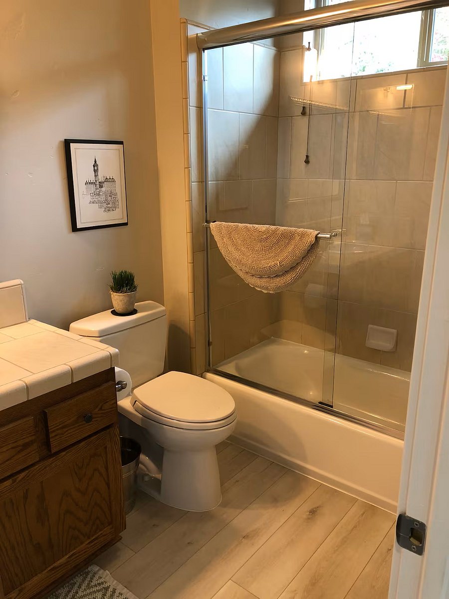 Full Size Bath