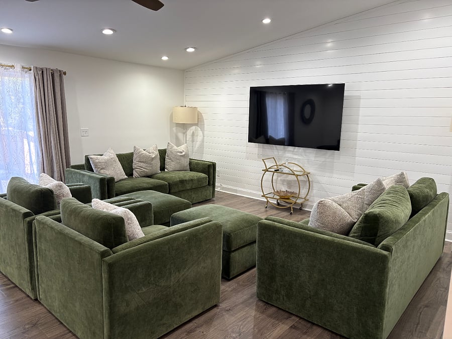 Family room seats 8