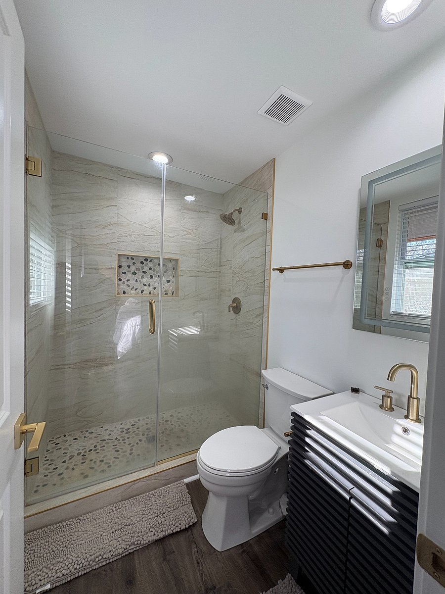 Primary En-suite bath