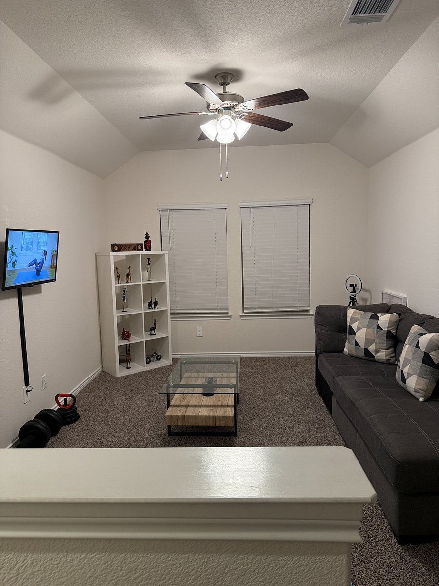 Mini - living/game room