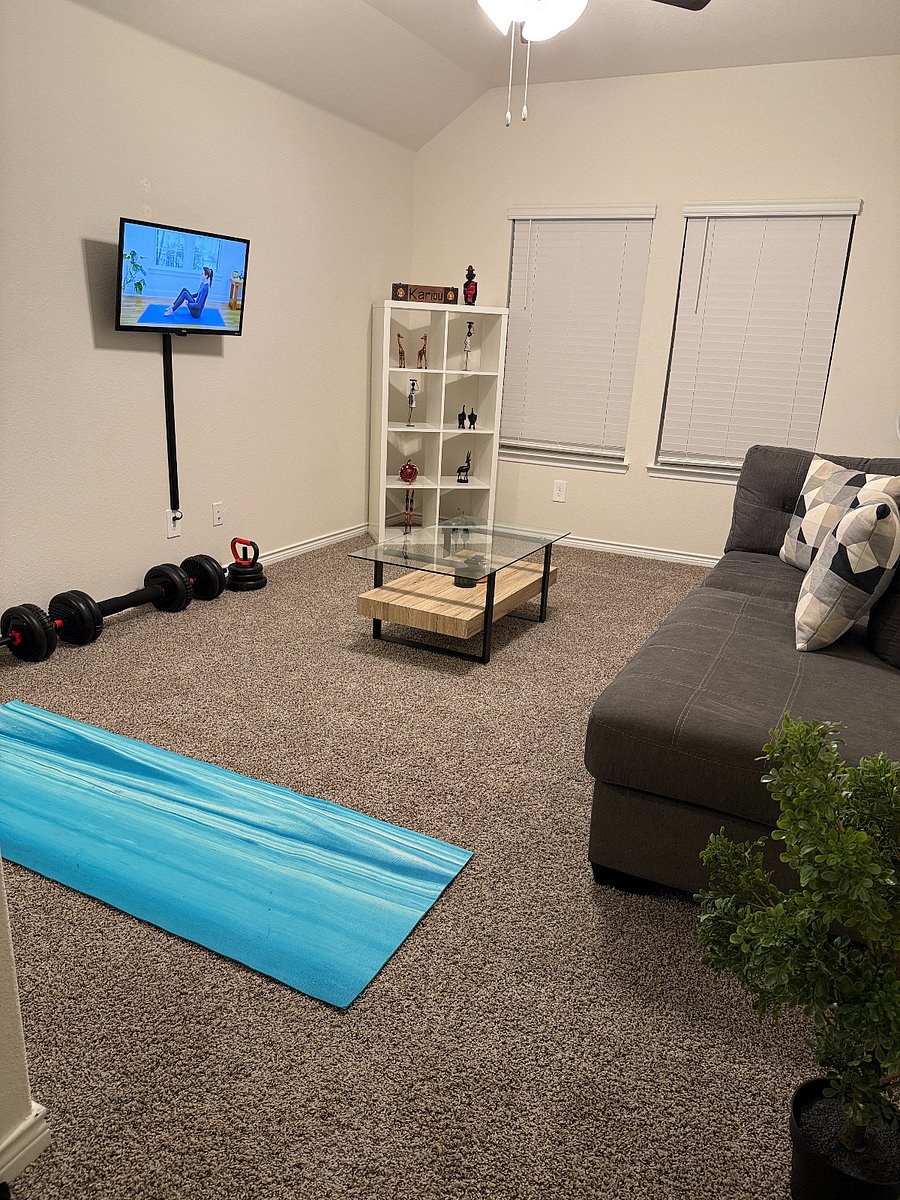 mini living/game room