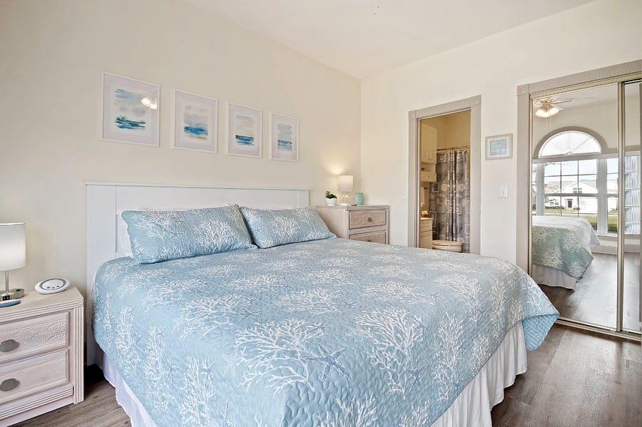 The king size memory foam mattress is very comfortable.