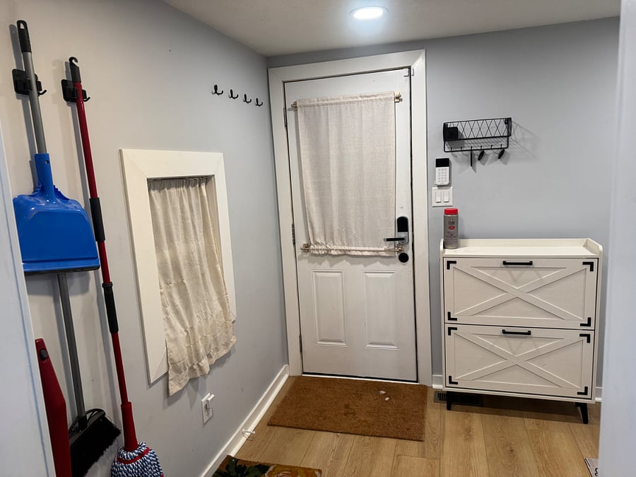Laundry Room (2)