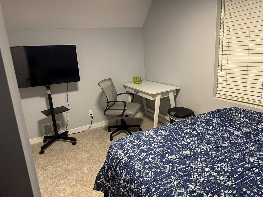 Upstairs Bedroom (3)