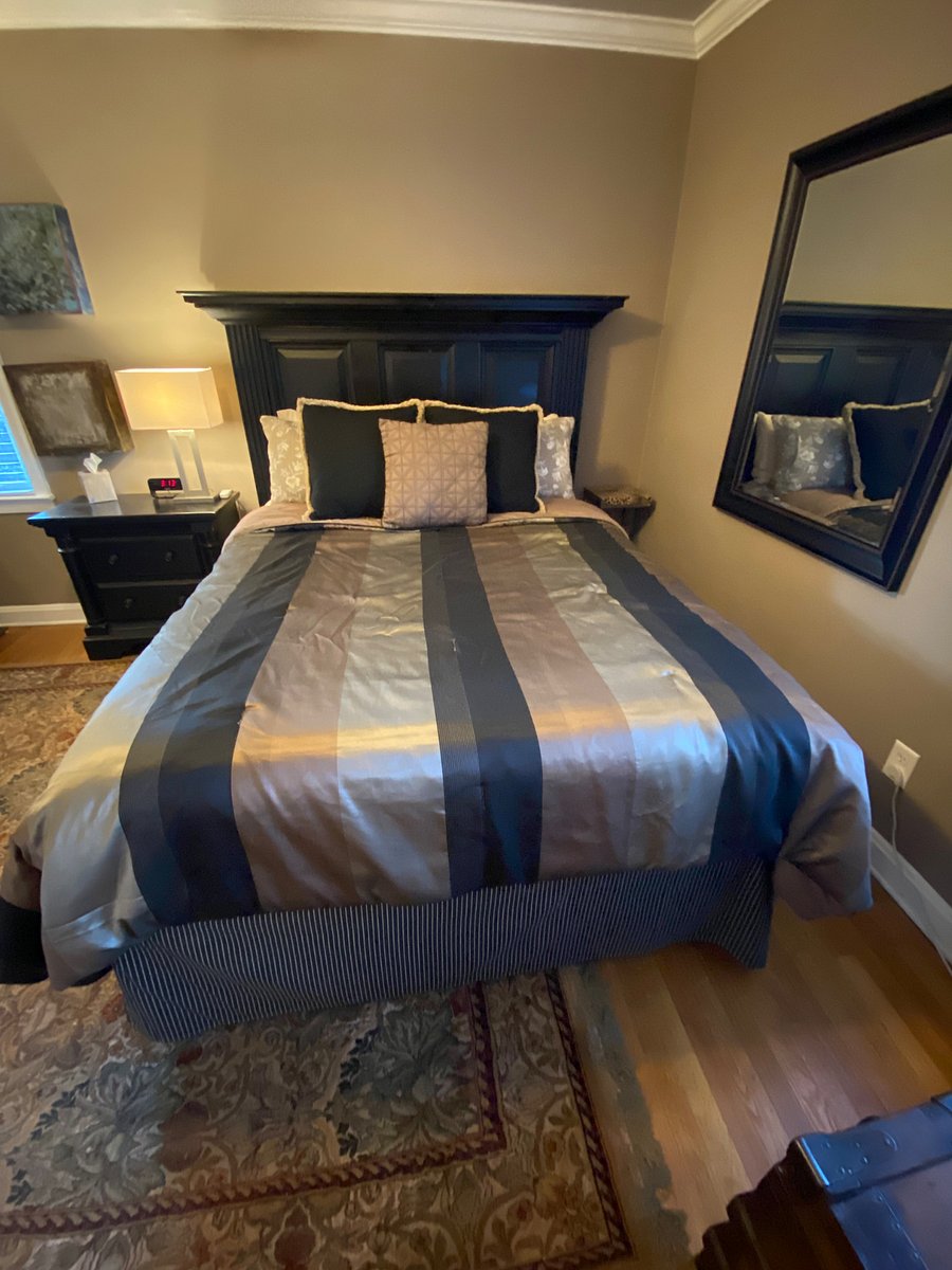 Second Bedroom - Queen Bed