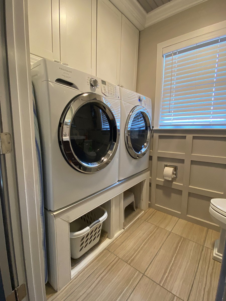 Main Laundry (in half bathroom)