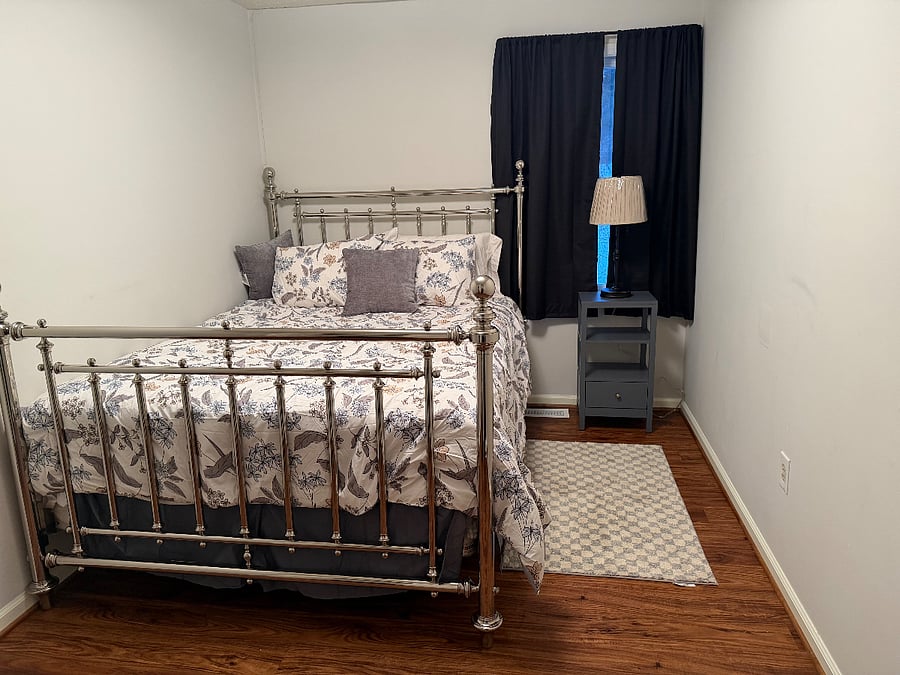 Guest bedroom