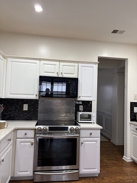 Shared Kitchen with cooking range for Guests